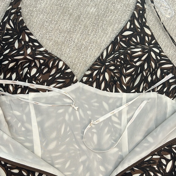 Beautiful Millie brown and white wiggle dress - Picture 6 of 11